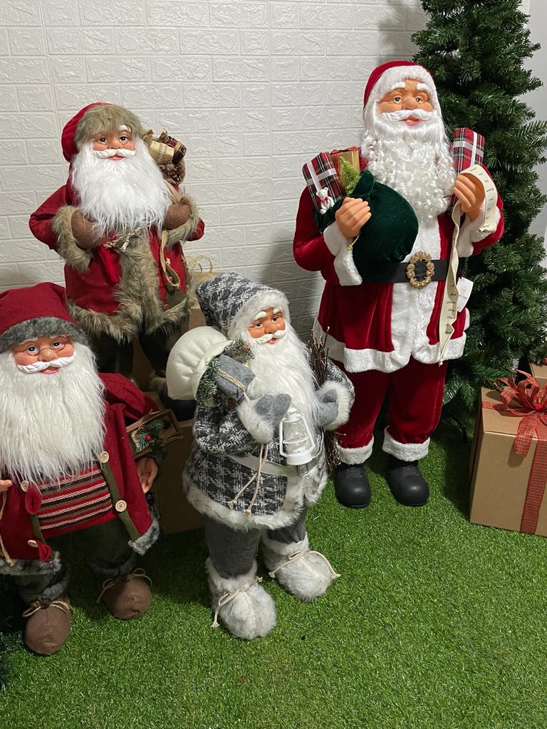 Leia mais sobre o artigo “Bonecos de Papai Noel: Entre História e Decoração Natalina”